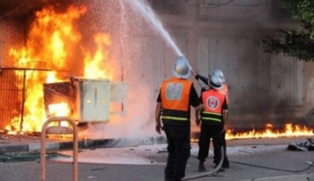 الخليل.. اخماد حريق باحد المنازل