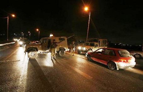 اصابة شخصين في اعتداء للمستوطنين على سيارة   