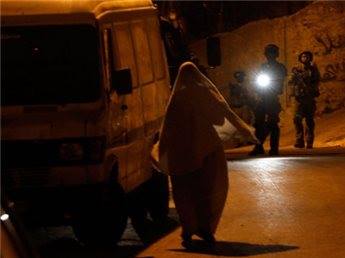 السابعة العبرية: دهم 1700 موقع بالخليل بحثا عن الجنود المخطوفين