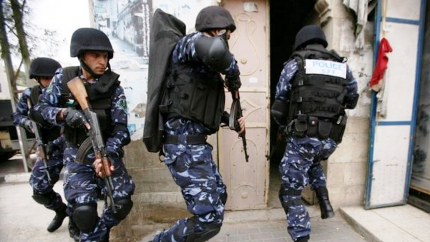 حماس: أمن السلطة يعتقل 9 مواطنين على خلفية سياسية