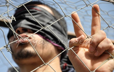 الاحتلال يقتحم قسم (5) في سجن 