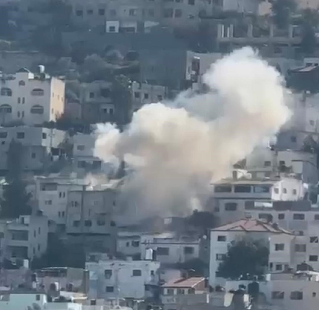 قصف مبنى في جنين.jpg