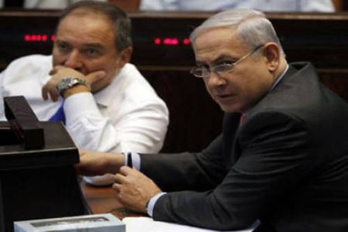 نتنتياهو ولبيرمان ينتقدان عباس بسبب تعزيته عائلة الشهيد حجازي