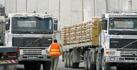 90 شاحنة اسمنت تدخل القطاع