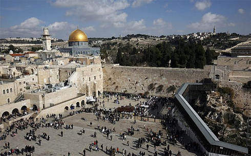 إنطلاق الدفعة الثانية من المواطنين في غزة إلى القدس المحتلة
