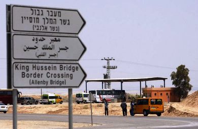 الاقتصاد تعلن جهوزيتها لتصدير المنتجات الفلسطينية إلى الأردن
