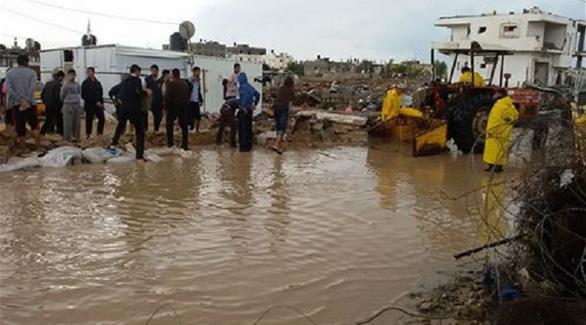 مناشدات لفتح مراكز إيواء بعد غرق عشرات المنازل والكرافانات في خزاعة جراء الأمطار