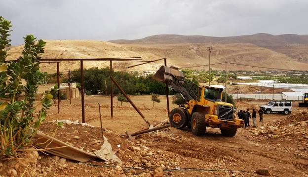 الاحتلال يهدم منشآت سكنية في الجفتلك