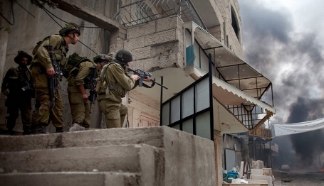 إصابات واعتقالات خلال اقتحام الاحتلال مناطق في الضفة والقدس