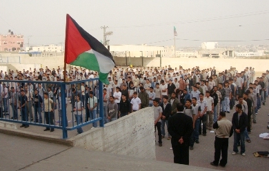 خبراء لغة عربية يوصون باتخاذ قرار فلسطيني باعتماد التعريب