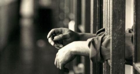 سلطات الاحتلال تفرج عن أقدم أسير مصري