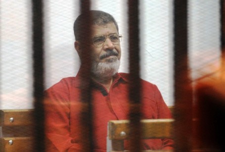 الداخلية المصرية: مرسي لا يعاني سوى من أعراض ارتفاع السكر وضغط الدم