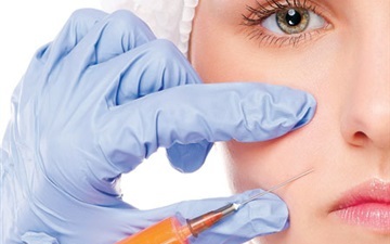 حقن الدهون والكولاجين يؤدي إلى العمى