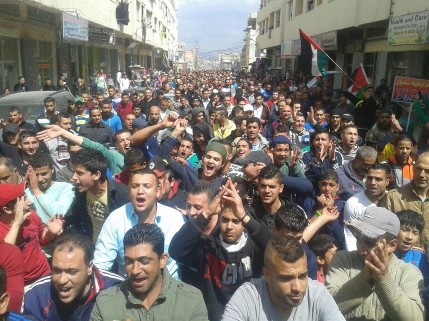 الحراك الشعبي يطرد أحد مسؤولي أمن الأونروا من مخيم نهر البارد