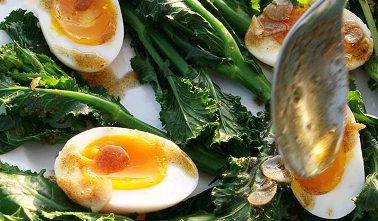 أغذية تحافظ على صحة الشعر