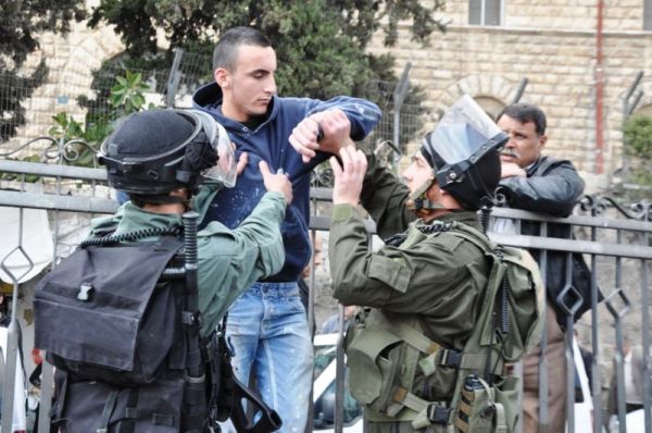 قوات الاحتلال تعتقل 5 شبان من القدس المحتلة