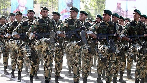 الجيش الإيراني يكشف عن قناص جديد عيار 7.2 ملم