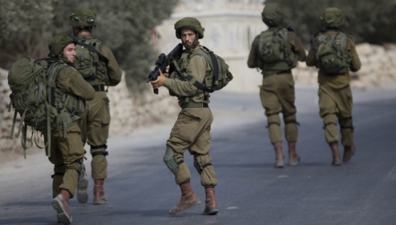 الضفة.. اعتقالات ونصب حواجز عسكرية