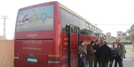 أريحا... الاحتلال يمنع 18 مواطنا من السفر عبر الكرامة