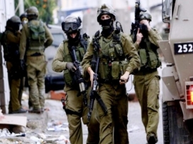 قوات الاحتلال تعتقل فتى مقدسي بذريعة الهجوم على منزل لمستوطنين