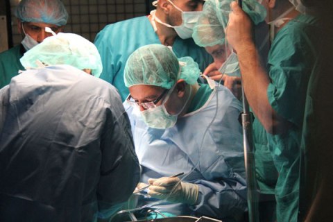 نجاح ثاني عمليات زراعة الكلى في مشفى الشفاء بغزة