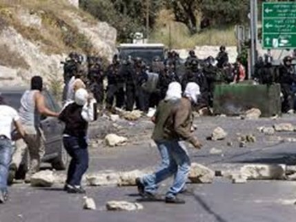 إصابة 4 فلسطينيين في مواجهات مع الاحتلال بالقدس المحتلة