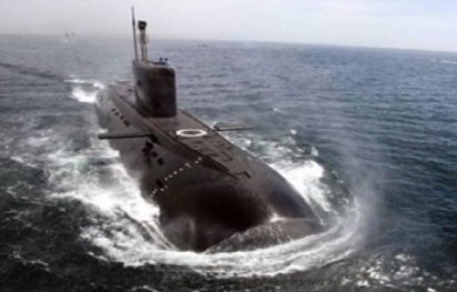إيران تزيح الستار عن غواصة 