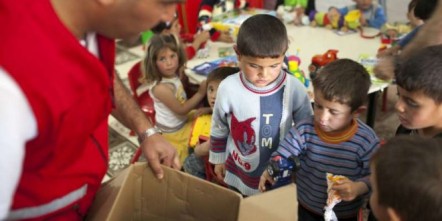 حزب الجبهة الوطنية يمنع المدارس من تقديم وجبات مخصصة للتلاميذ المسلمين