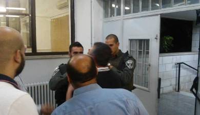 قوات الاحتلال تقتحم مقر صحيفة القدس
