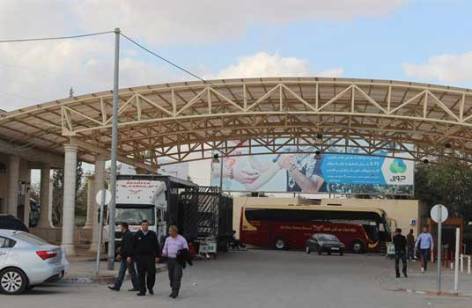 الاحتلال يمنع 40 مواطناً من السفر عبر معبر الكرامة