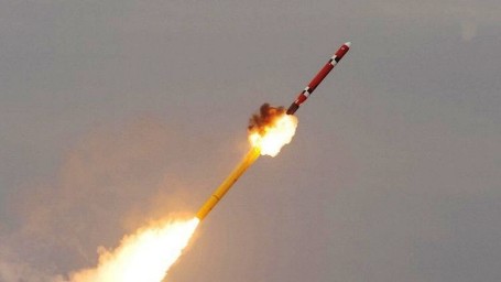 كوريا الشمالية تطلق 3 صواريخ باليستية تجاه بحر اليابان