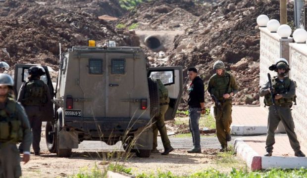 الاحتلال يعتقل 15 فلسطينياً في مناطق متفرقة من الضفة