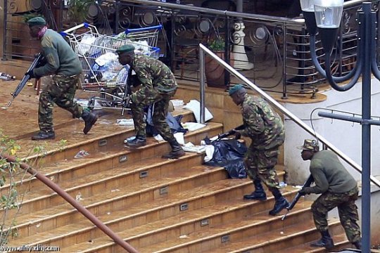 مقتل 12 شخصاً في تفجير استهدف فندقًاً بمقديشو