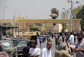 فتح معبررفح لعودة المعتمرين 