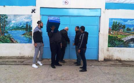 لبنان.. إغلاق المقر الرئيس للأونروا ومكاتب مديري المخيمات