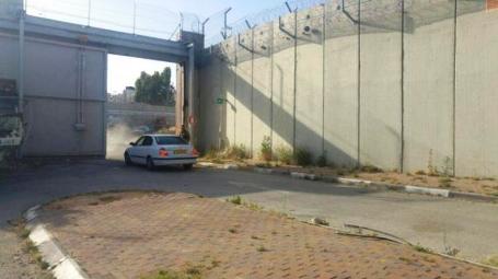 الاحتلال يفتح بوابة ضاحية البريد شمال القدس ساعتين يوميا