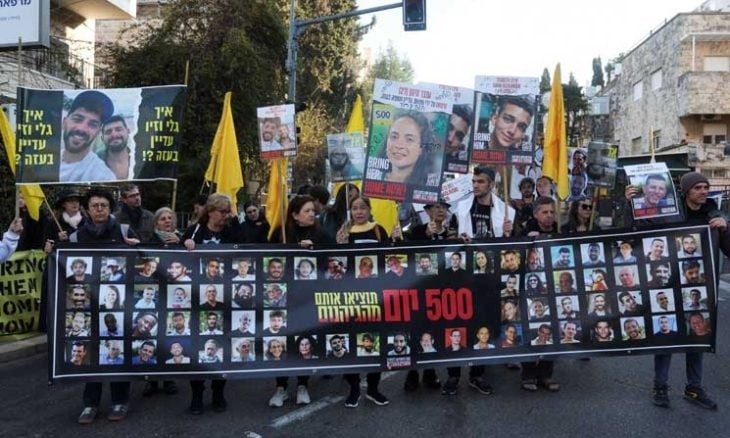 عائلات أسرى المقاومة.jpg