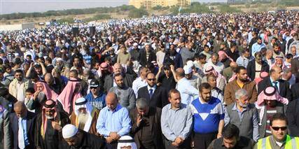 عشرات الفلسطينيين يحتشدون في حي الثوري بالقدس المحتلة