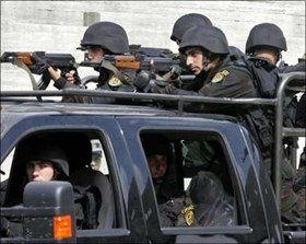 أجهزة السلطة تعتقل 5 من حماس وتستدعي 18 آخرين
