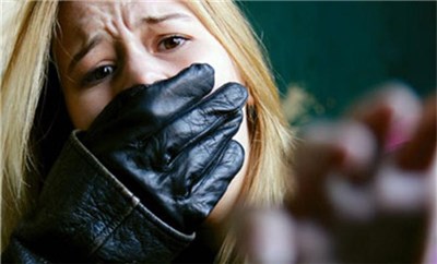 طالبة علم نفس تنجح في اقناع خاطفها بإطلاق سراحها