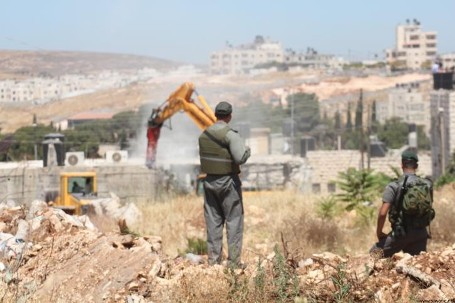 القدس.. الاحتلال يهدم منزلينن في جبل المكبر