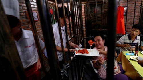 مدينة تجارية في سجن صيني!