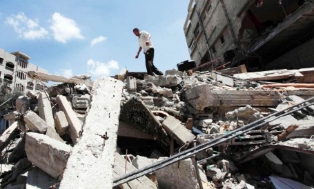 أبو حسنة: مساعدات مالية للبيوت المدمرة جزئيا