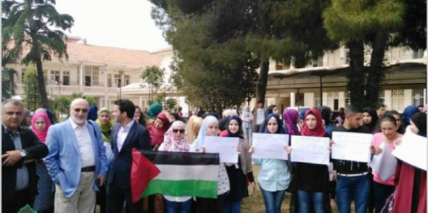 طرابلس.. اعتصام في الجامعة اللبنانية تضامناً مع الأسرى