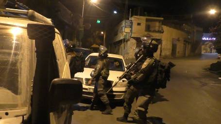 الاحتلال يعتقل 7 مواطنين من الضفة والقدس