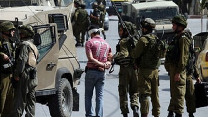 الاحتلال يعتقل 8 مواطنين في الضفة المحتلة 