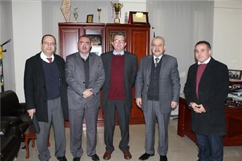 غرفة الخليل والوكالة البريطانية للتمنية تبحثان سبل التعاون