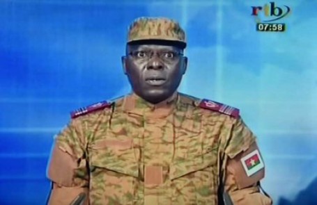 انقلاب في بوركينا فاسو.. والمجلس العسكري يحل المؤسسات السياسية
