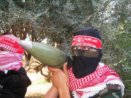 المقاومة الوطنية في حل من التهدئة اذا استمر العدوان على القطاع