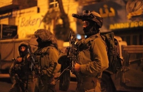 قوات الاحتلال تعتقل شابين من الشيخ جراح بالقدس